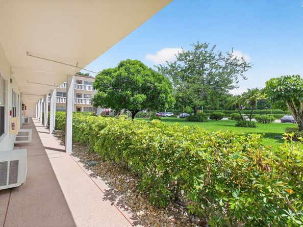 384 Fanshaw J, Boca Raton FL 33434