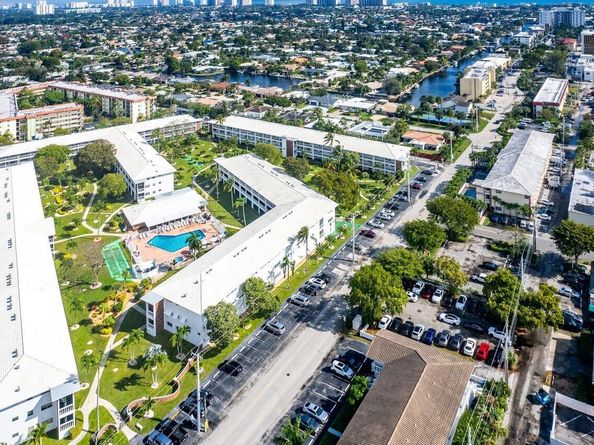 2455 NE 51st Street E102, Fort Lauderdale FL 33308