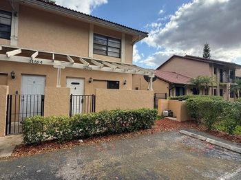 11596 NW 45th St