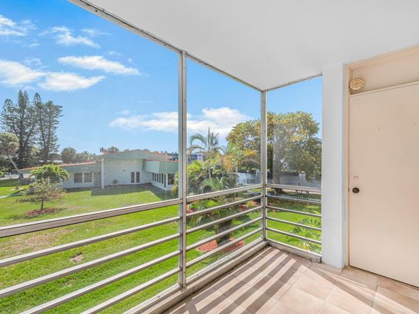 2751 Taft St 208, Hollywood FL 33020