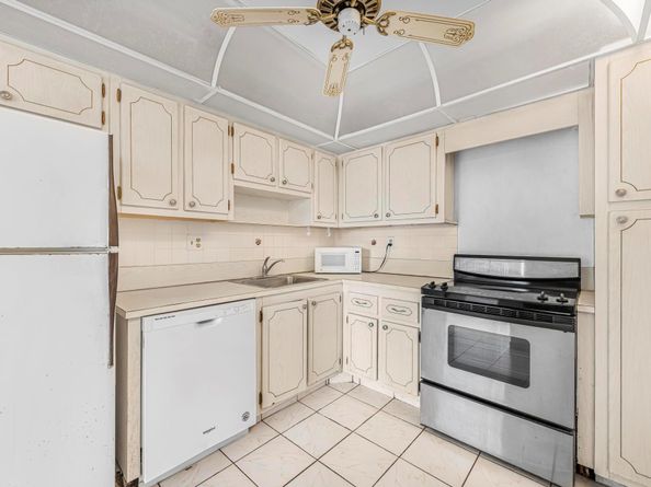 2751 Taft St 208, Hollywood FL 33020