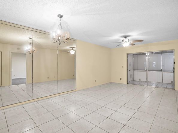 3071 Holiday Springs Blvd 102, Margate FL 33063