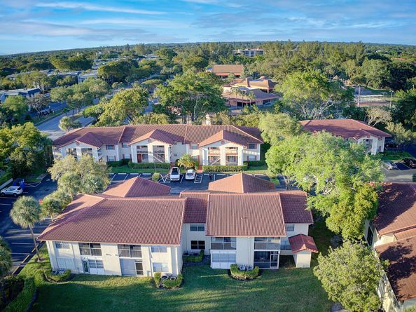 3071 Holiday Springs Blvd 102, Margate FL 33063