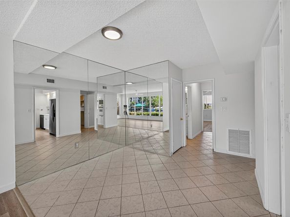 180 Isle Of Venice Dr 99, Fort Lauderdale FL 33301