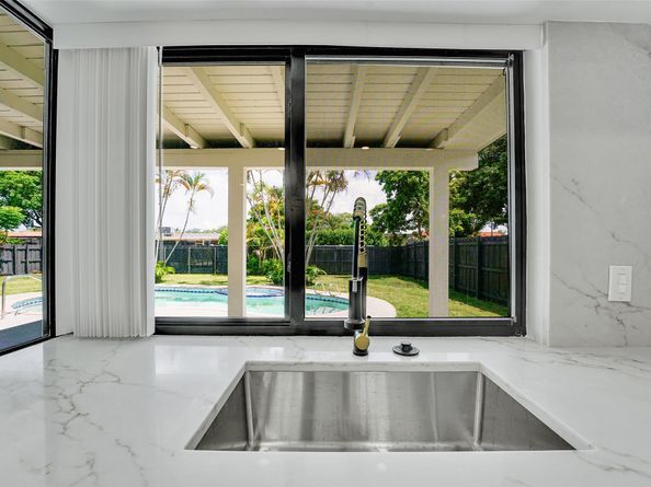 5512 Cleveland St, Hollywood FL 33021