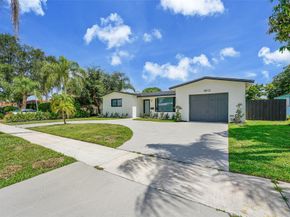 5512 Cleveland St, Hollywood FL 33021