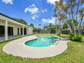 5512 Cleveland St, Hollywood FL 33021