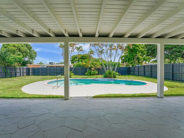5512 Cleveland St, Hollywood FL 33021