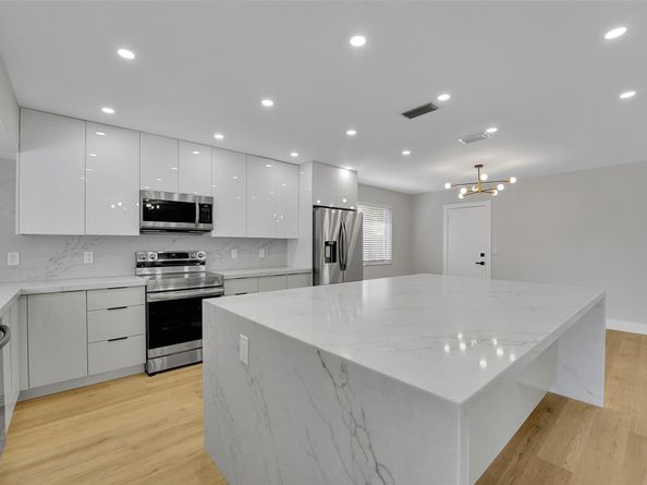 5512 Cleveland St, Hollywood FL 33021