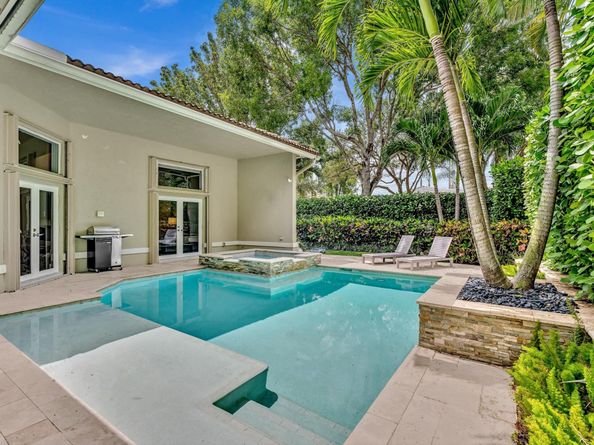 4122 NW 67th Ter, Coral Springs FL 33067