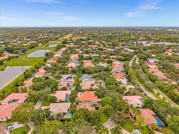 4122 NW 67th Ter, Coral Springs FL 33067