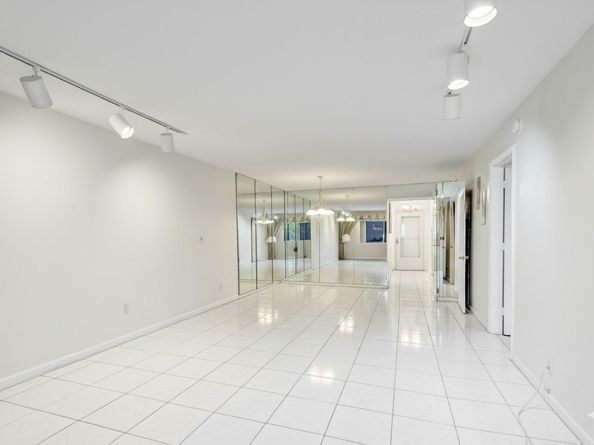 5900 NW 44th St 414, Lauderhill FL 33319