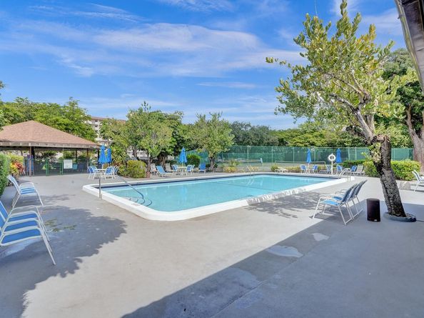5900 NW 44th St 414, Lauderhill FL 33319