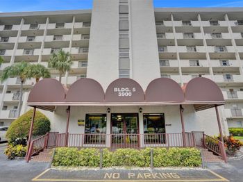 5900 NW 44th St