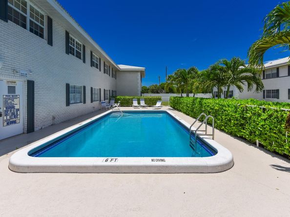 298 SW 6th St 103, Boca Raton FL 33432