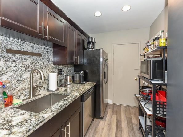 298 SW 6th St 103, Boca Raton FL 33432