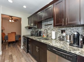 298 SW 6th St 103, Boca Raton FL 33432