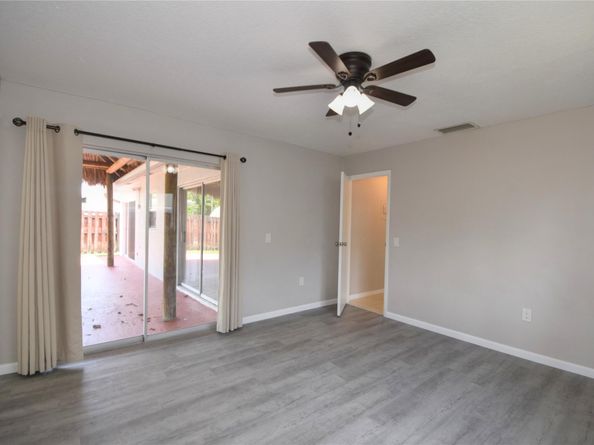11451 NW 37th St, Sunrise FL 33323