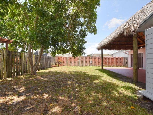 11451 NW 37th St, Sunrise FL 33323