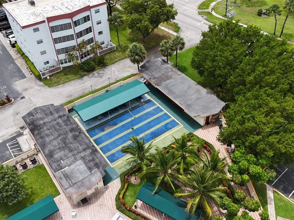 4270 NW 40th St 206, Lauderdale Lakes FL 33319