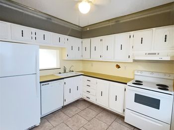 4270 NW 40th St