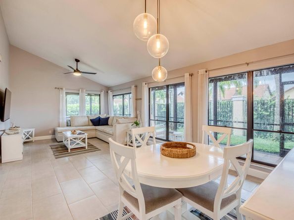 85 Ironwood Way N, Palm Beach Gardens FL 33418