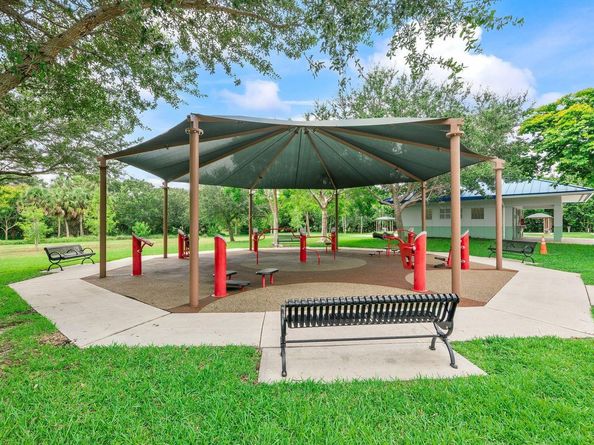4015 W Palm Aire Dr 606, Pompano Beach FL 33069