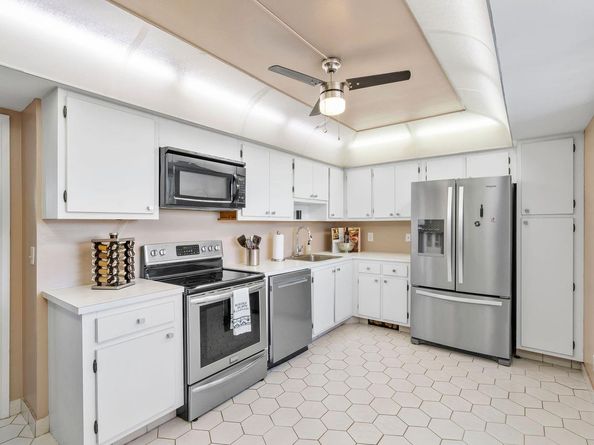 4015 W Palm Aire Dr 606, Pompano Beach FL 33069