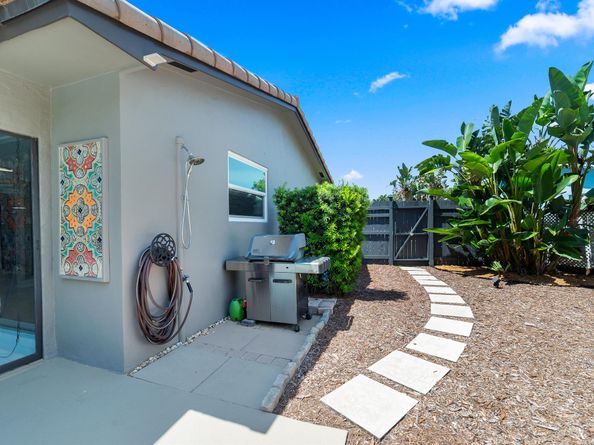 1721 SW 9th Street, Boca Raton FL 33486
