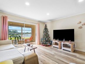 148 Lake Constance Drive 148, West Palm Beach FL 33411