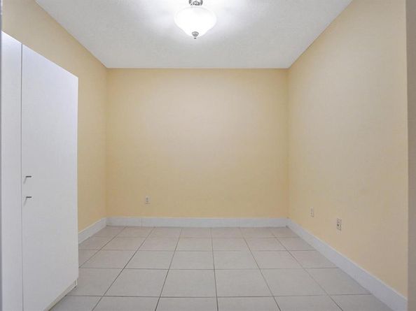 2641 N Flamingo Rd 406N, Sunrise FL 33323