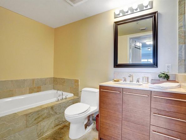 2641 N Flamingo Rd 406N, Sunrise FL 33323