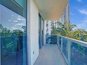 2641 N Flamingo Rd 406N, Sunrise FL 33323