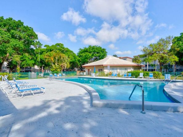 2650 NW 49th Ave 217, Lauderdale Lakes FL 33313