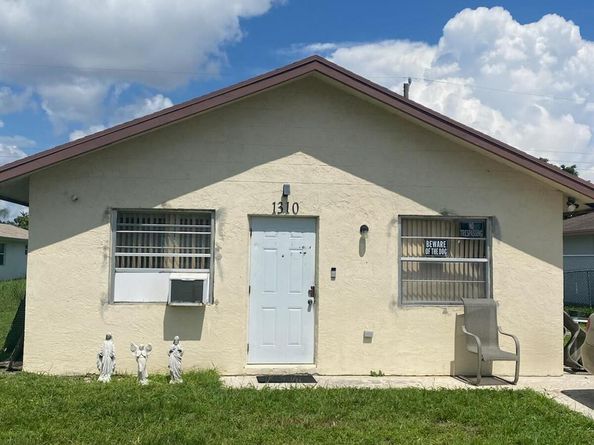1310 W 24th Street, Riviera Beach FL 33404