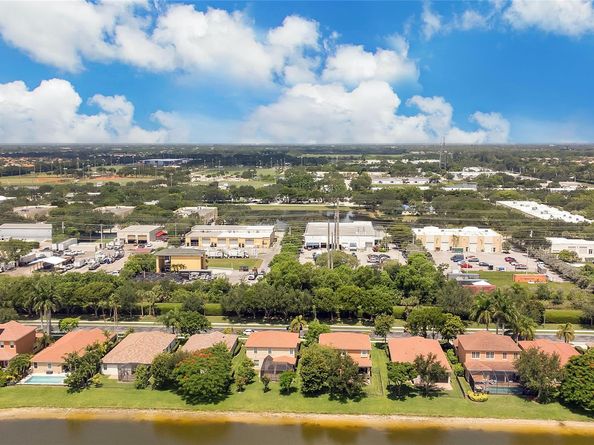 3460 Princeton Dr, Wellington FL 33414