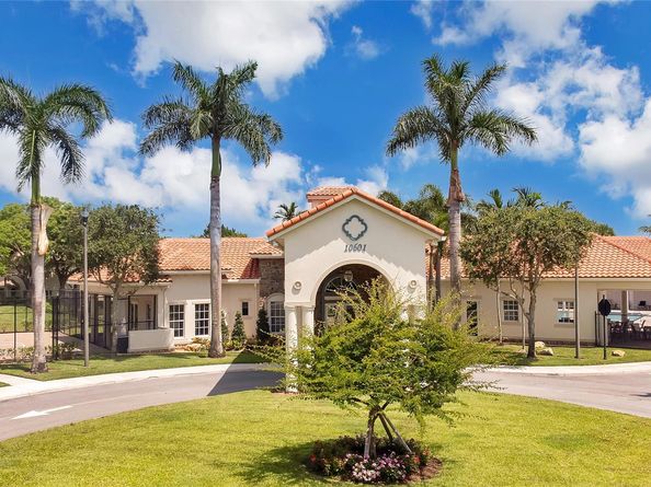 3460 Princeton Dr, Wellington FL 33414