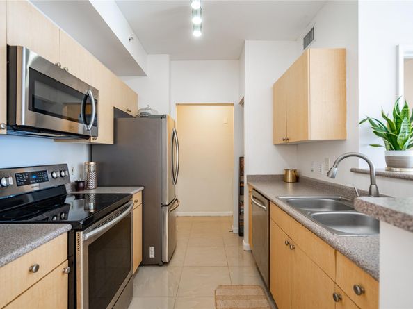 1919 Van Buren St 821A, Hollywood FL 33020