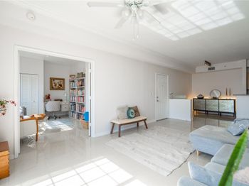 1919 Van Buren St