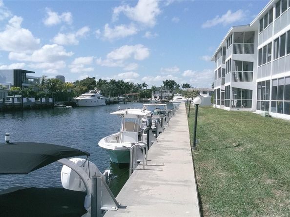 465 Paradise Isle Blvd 307, Hallandale Beach FL 33009