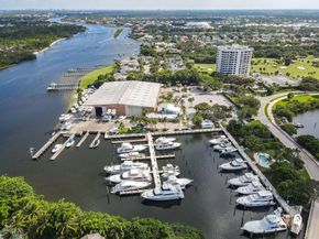17187 Bay Street, Jupiter FL 33477