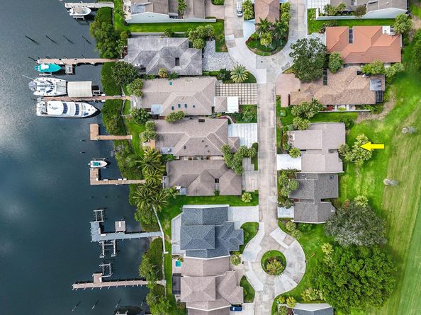 17187 Bay Street, Jupiter FL 33477