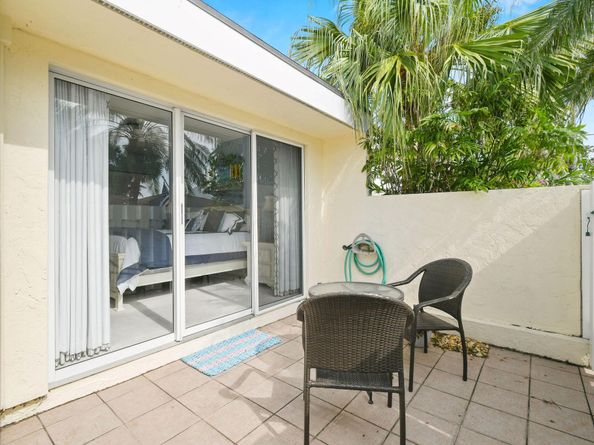 17187 Bay Street, Jupiter FL 33477