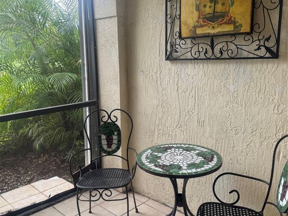 301 SW 158th Ter 104, Pembroke Pines FL 33027
