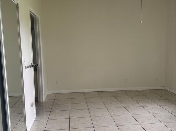 301 SW 158th Ter 104, Pembroke Pines FL 33027