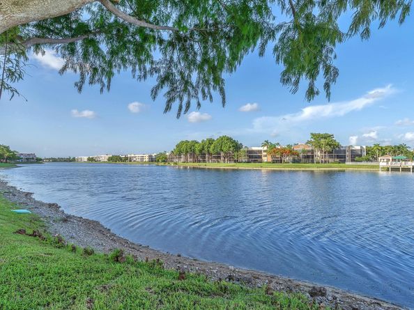 7302 S Devon Dr 307, Tamarac FL 33321