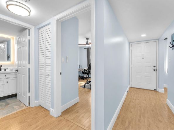 7302 S Devon Dr 307, Tamarac FL 33321