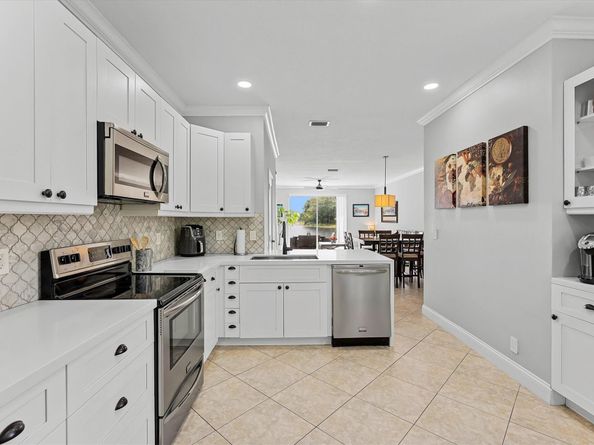 3748 San Simeon Cir, Weston FL 33331
