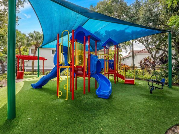 3748 San Simeon Cir, Weston FL 33331