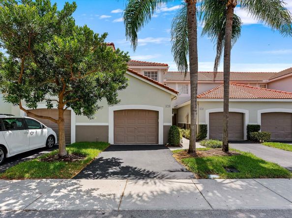 3748 San Simeon Cir, Weston FL 33331